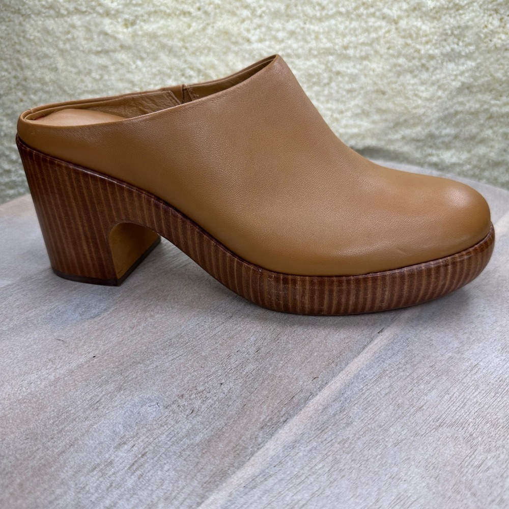 Vince Womens Tan Leather Platform Mules Wood Grain Block Heel Clogs Size 9M 39